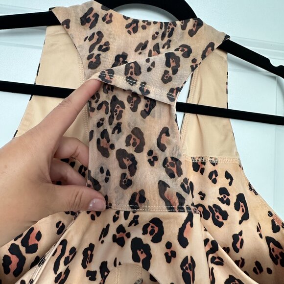 FABLETICS | Sports Bra On the Go Midi Medium Impact | Desert Leopard | Size: M - Picture 6 of 11